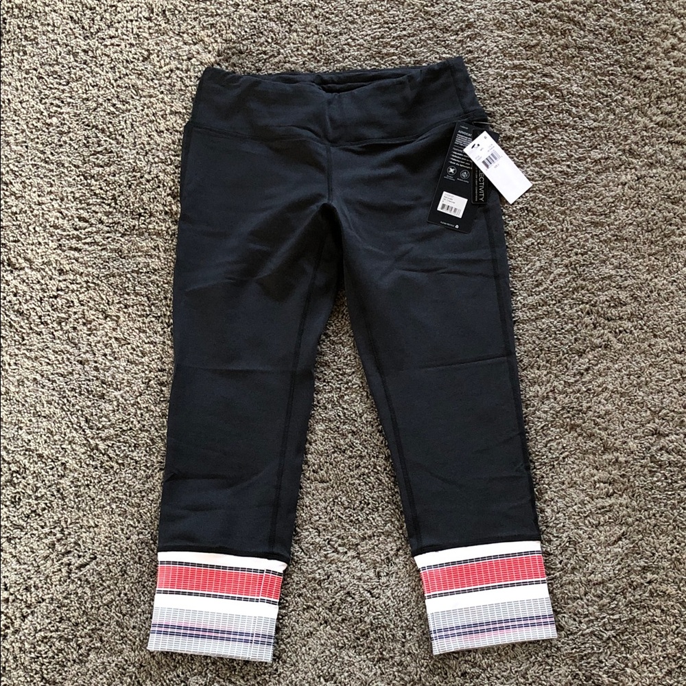 MPG Advocate Capri Charcoal Heather Leggings with color-block leg. NEW Small